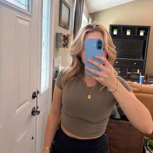 Aritzia tee